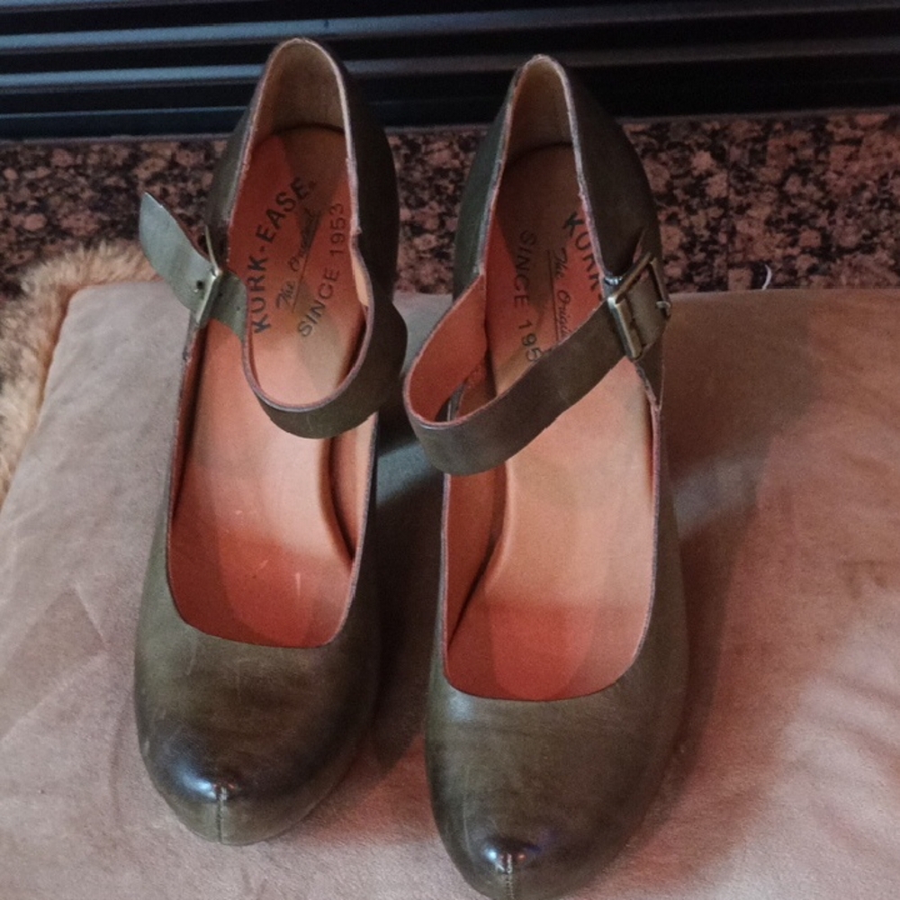 Kork-Ease Olive Green Mary Jane Platform Heels - Picture 5 of 7